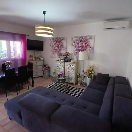 Dospalmeras Apartman *