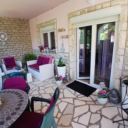 Apartman Dospalmeras Vir