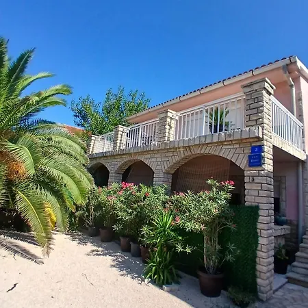 Dospalmeras *